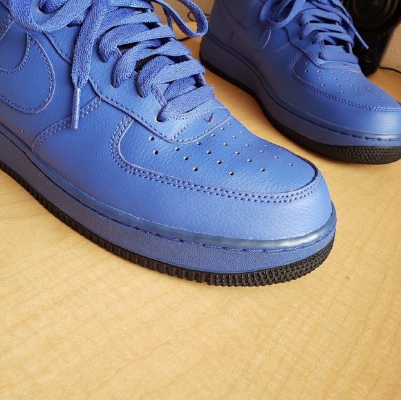 size up or down for air force 1